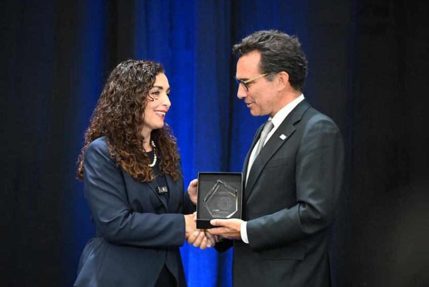 NATO vlerëson presidenten Osmani – Nderohet me Çmimin për Gratë, Paqen dhe Sigurinë