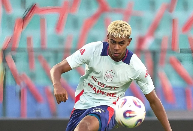 Yamal kthehet në një problem për Barçën, anulon intervistën për mediet