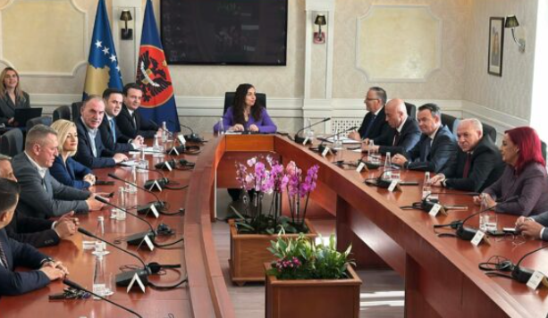 Partitë me preferenca të ndryshme për datën e zgjedhjeve pas takimit te Osmani