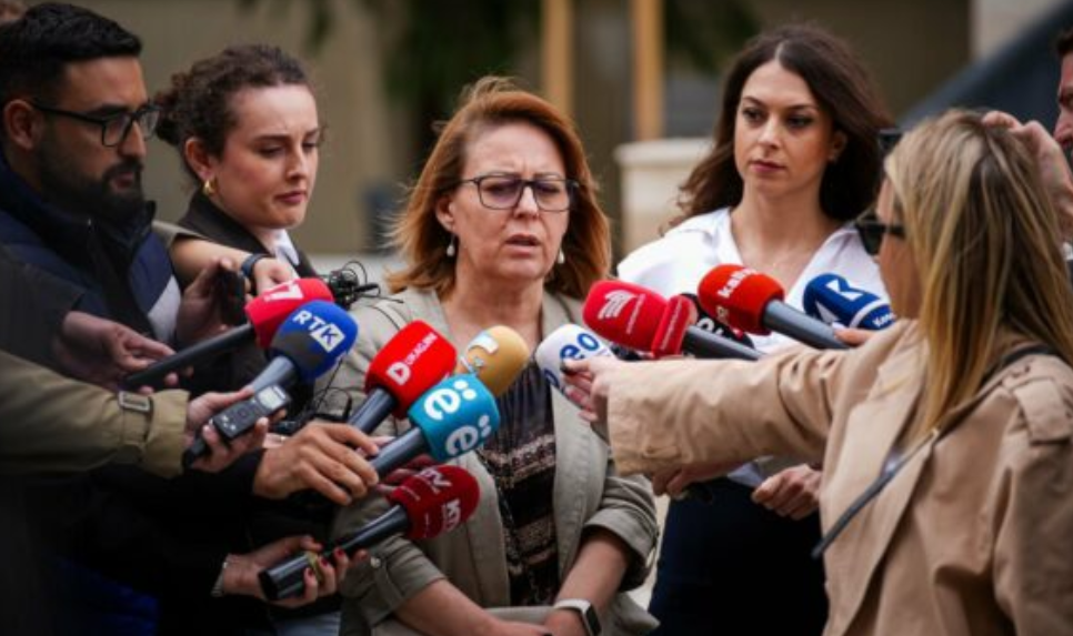 Hykmete Bajrami: “Përçarësit, sabotuesit dhe bllokuesit s’e kanë vendin në krye të shtetit as të kryeqytetit”