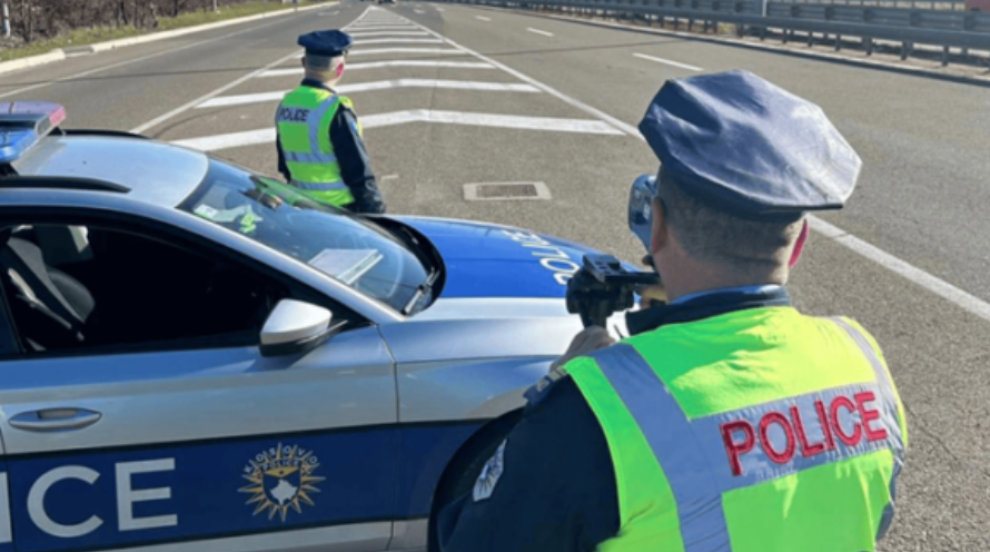 Mbi 1 mijë e 200 gjoba trafiku për 24-orë, Policia njofton për mbi 50 aksidente trafiku