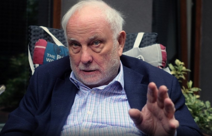 Profesori britanik mbron luftën e UÇK-së në televizionin publik të Serbisë