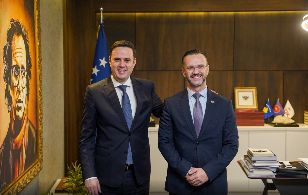 Gëzim Kasapolli i bashkohet LDK-së, Abdixhiku: Fituam një kuadër të ri që beson në vlerat tona e vizionin europian