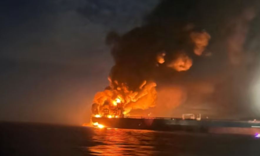 “Goditje e rëndë ndaj naftës ruse”, Ukraina thotë se ka goditur cisternat e ‘flotës hije’ ruse me dronë nënujore në Detin e Zi