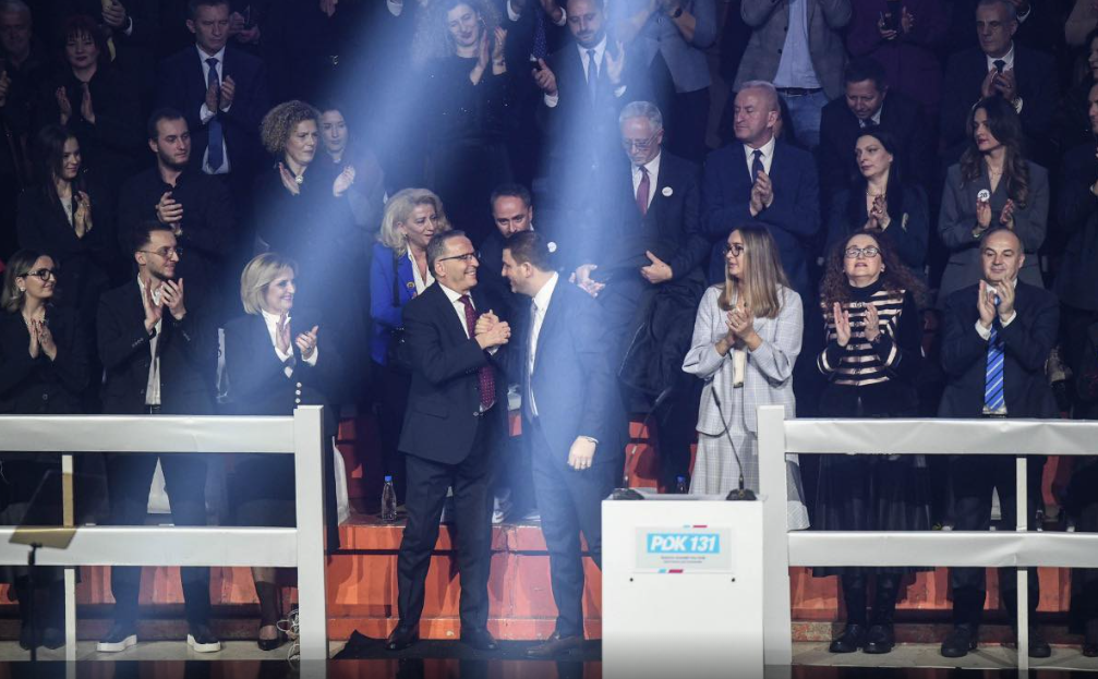 Hamza pas dorëheqjes së Krasniqit: Nuk gjej fjalë për ta falënderuar mikun tim, e drejtoi partinë në periudhat më të vështira