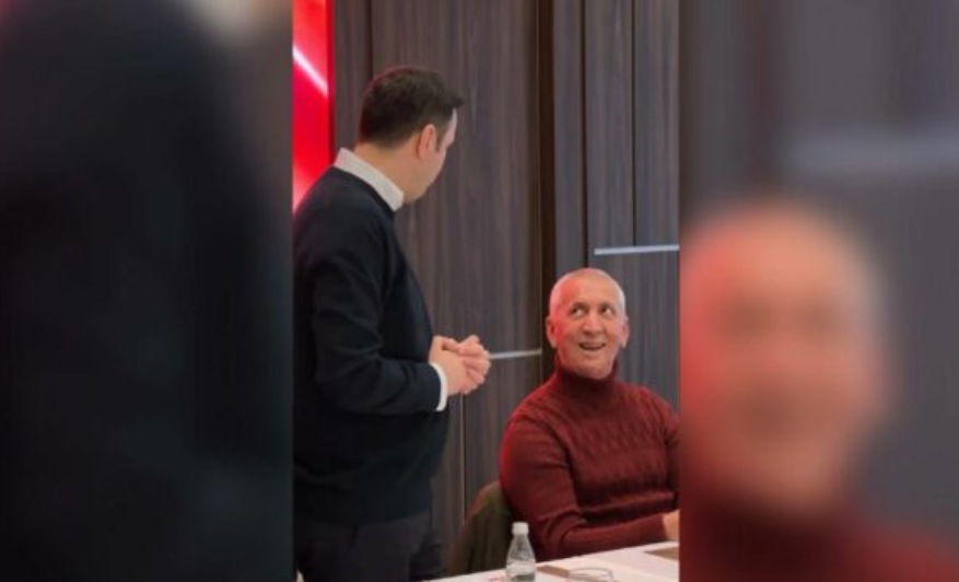 Gjuha e VV’së për “Serbinë në Kosovë”, Abdixhiku ironizon duke iu drejtuar luftëtarit të Koshares: A po don ti