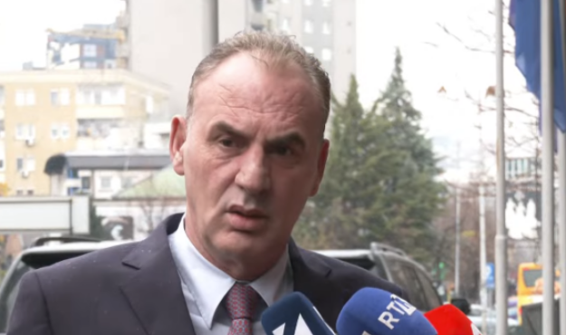 Limaj thotë se për këto 15 ditë s’është kontaktuar fare nga VV: Seancat e sotme lojë për kalkulime elektorale