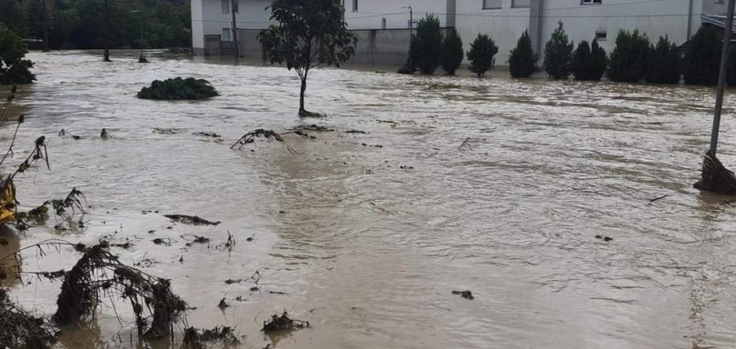 IHMK paralajmëron vërshime: Morava e Binçes, Llapi, Sitnica e Lepenci mund të dalin nga shtretërit
