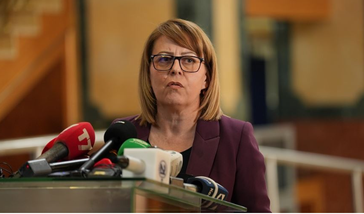 Hykmete Bajrami: “Mashtrimi i ri i VV-së nuk kalon – më 28 dhjetor vendi çlirohet nga mashtruesit”