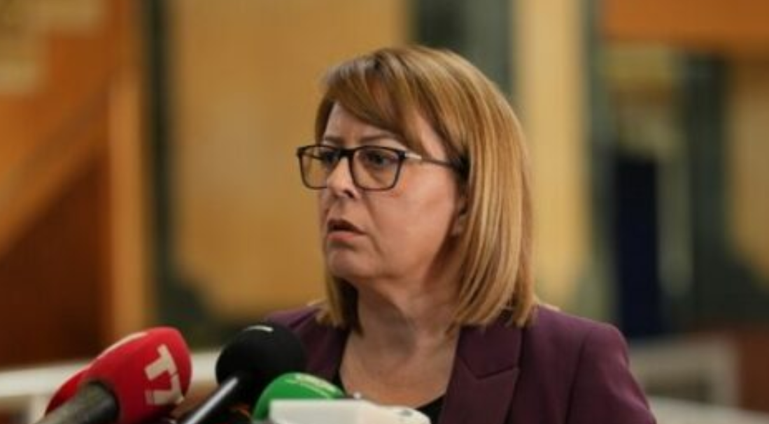 Prokuroria ngre aktakuzë ndaj ministres Rozeta Hajdari – reagimi i ashpër i Hykmete Bajramit: U befasova që Albin Kurti s’është pjesë e aktakuzës!