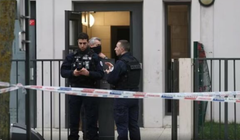 Franca parandalon atentat të mundshëm në Paris, arrestohen tri vajza të radikalizuara