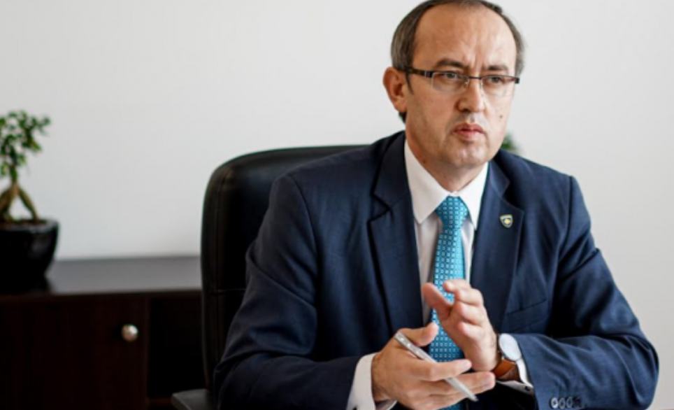 Hoti: Qeveria Kurti e korruptuar deri në fyt Hoti: Qeveria Kurti e korruptuar deri në fyt