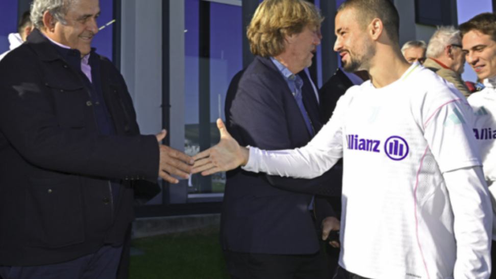 Legjenda Platini i shkon në stërvitje Juventusit, kështu e pritën Zhegrova me shokë (VIDEO)