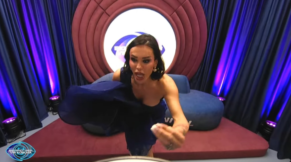 Probleme me diabetin, shfaqet klipi ku Linda Rei është në gjendje të rënduar (VIDEO) Probleme me diabetin, shfaqet klipi ku Linda Rei është në gjendje të rënduar (VIDEO)