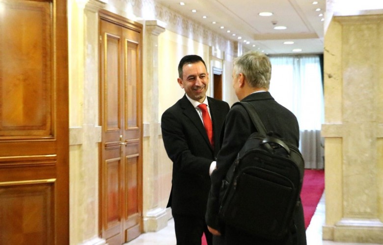 Thirrja e Bashës: T’i themelojmë trupat parlamentare e ta votojmë buxhetin