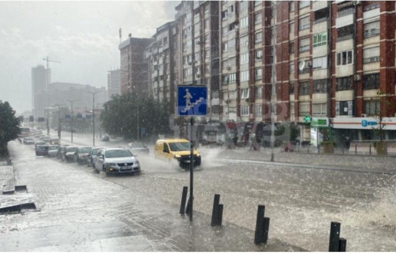 Prishtina anulon mësimin për sot për shkak të rrezikut nga vërshimet
