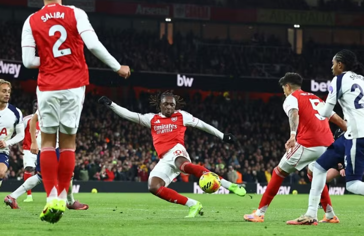 Eze pas het-trik-ut ndaj Tottenhamit: Një ditë e paharrueshme Eze pas het-trik-ut ndaj Tottenhamit: Një ditë e paharrueshme