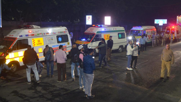 Shpërthen makina pranë fortesës së kuqe në Delhi, humbin jetën 8 persona