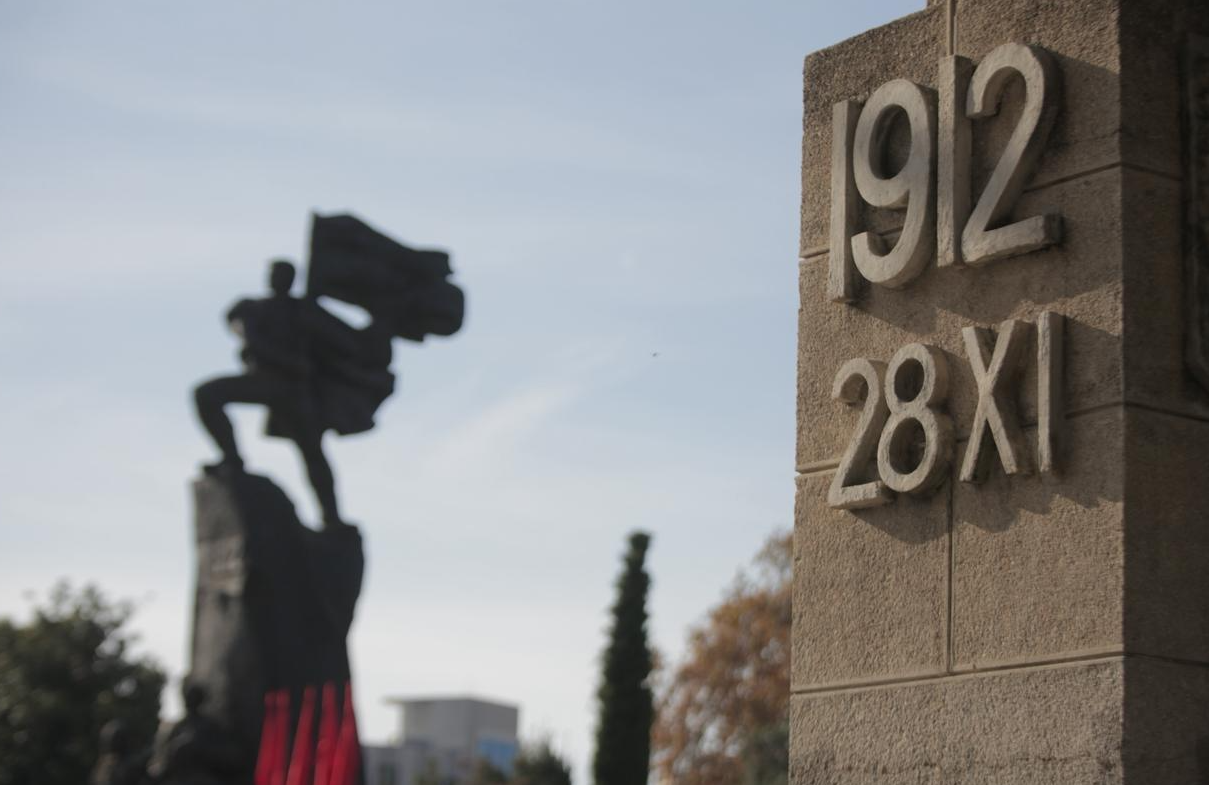 Festa e 28 Nëntorit, Kryeministri Edi Rama uron shqiptarët: Gëzuar Ditën e Pavarësisë Festa e 28 Nëntorit, Kryeministri Edi Rama uron shqiptarët: Gëzuar Ditën e Pavarësisë
