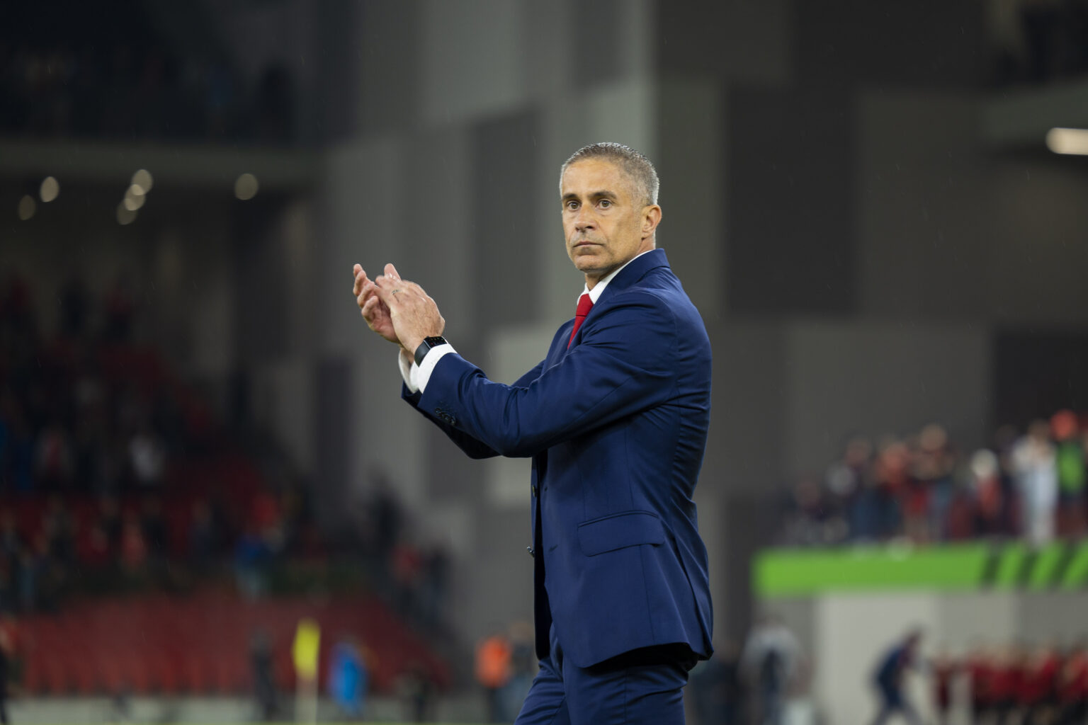 Sylvinho: S’kemi shumë mundësi zgjedhjeje, Bajramin e grumbulloj se është golashënuesi më i mirë i periudhës time!