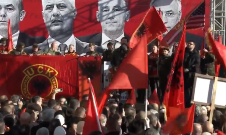 Nis protesta në përkrahje të ish-krerëve të UÇK-së, pamje nga sheshi “Skënderbeu” në Shkup