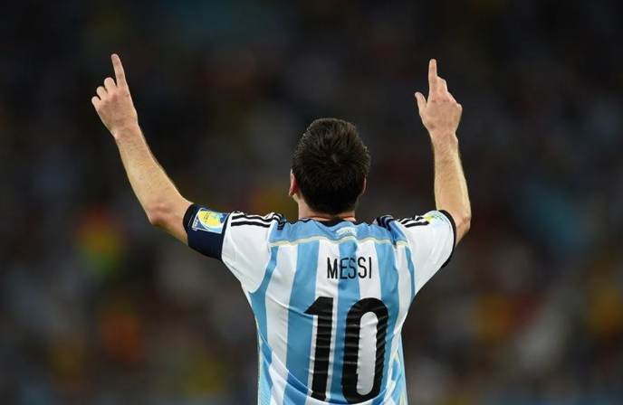 Messi, futbollisti më i mirë i të gjitha kohërave sipas ‘FourFourTwo’