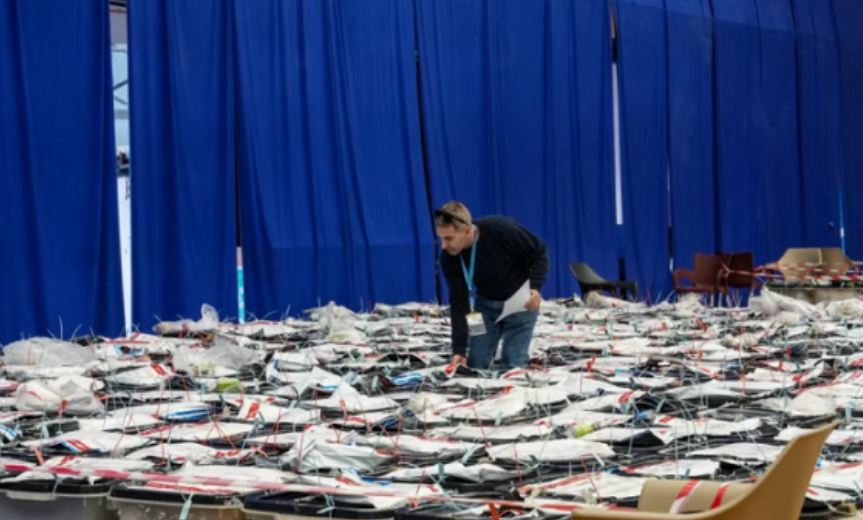 Refuzohen mbi 6 mijë aplikime për votim nga diaspora, gati 49 mijë aprovohen