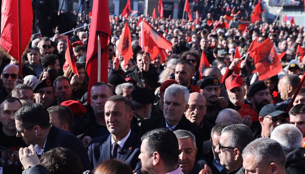 “Shkupi sot UÇK” – Daut Haradinaj reagon fuqishëm pas protestës në mbrojtje të çlirimtarëve