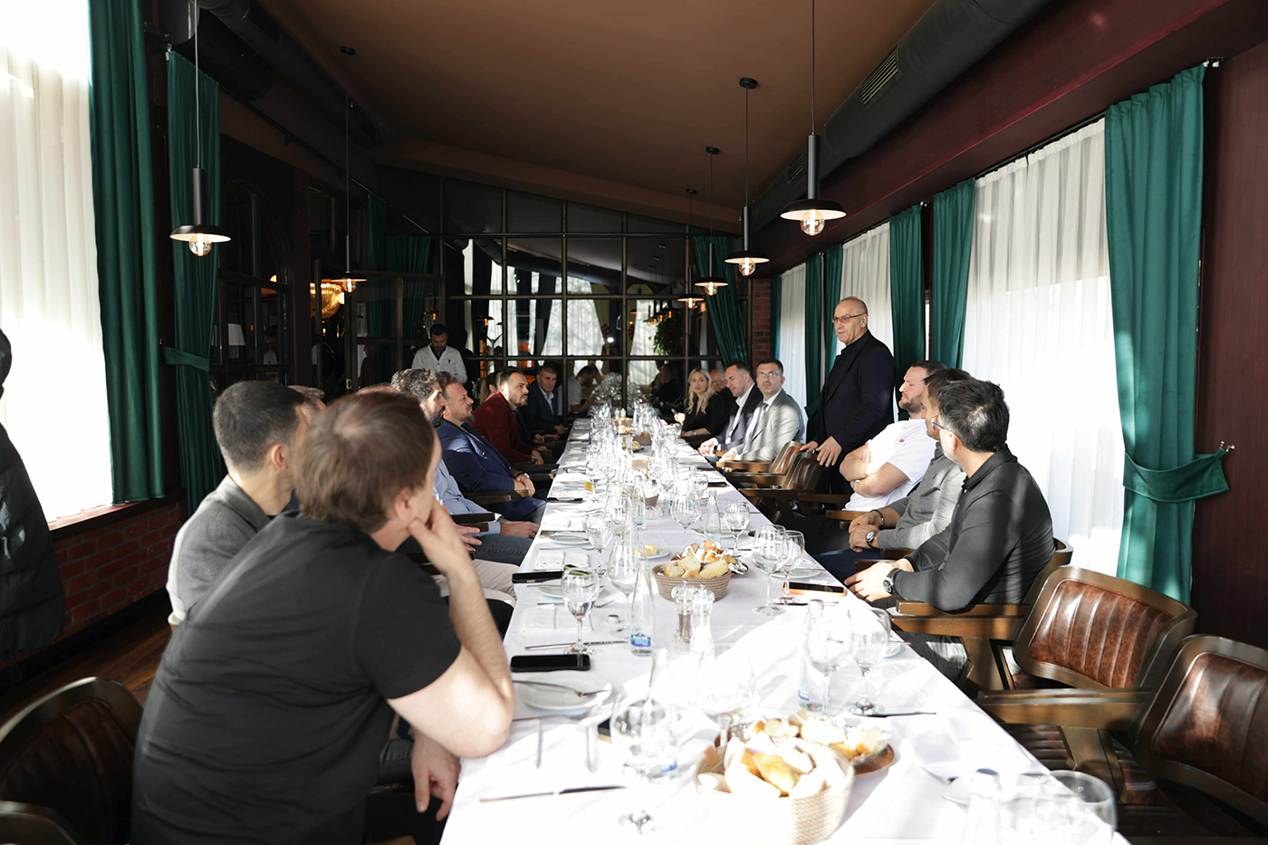 FFK shtron drekën tradicionale të fundvitit, Ademi sponsorëve: Partneriteti me ju është çelësi i stabilitetit dhe zhvillimit të futbollit FFK shtron drekën tradicionale të fundvitit, Ademi sponsorëve: Partneriteti me ju është çelësi i stabilitetit dhe zhvillimit të futbollit