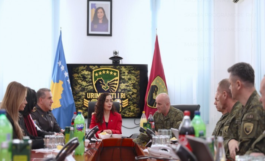 Mesazh fundviti nga presidentja Osmani në Shtabin e FSK-së: Mirënjohje për shërbimin ndaj vendit
