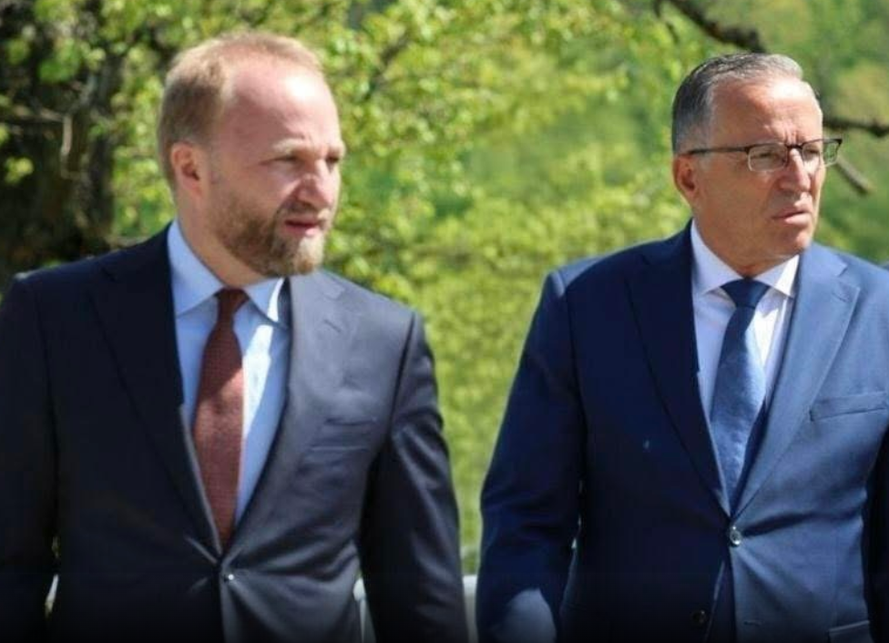 Abelard Tahiri e refuzon pozicionin e privilegjuar në listën zgjedhore të PDK-së