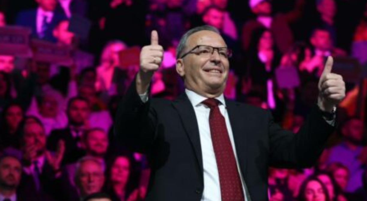 Hamza paralajmëron shpalosjen e programit qeverisës: “Garanci për një jetë më të mirë” Hamza paralajmëron shpalosjen e programit qeverisës: “Garanci për një jetë më të mirë”