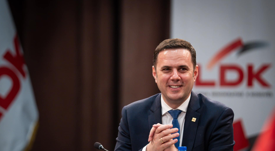 Abdixhiku publikon listën me 30 kandidatët e LDK-së nga Prishtina: “Ekip me integritet, dije dhe përvojë”