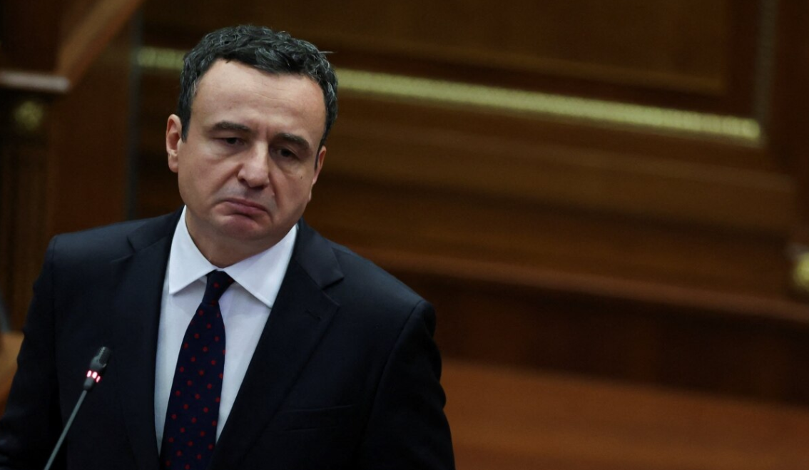 Kurti fillimisht thotë nuk i ka quajtur opozitën hajvanë, pastaj shton se është dashur të gjente fjalë tjetër