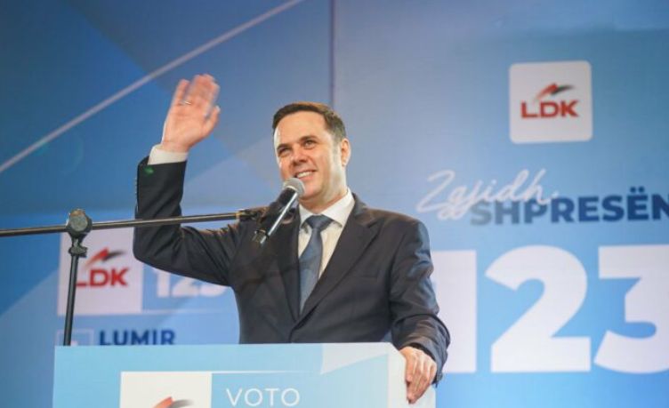 Abdixhiku për bisedat e Mujkës me Rizvanollin e Mihalin: Populizëm në publik, korrupsion në WhatsApp