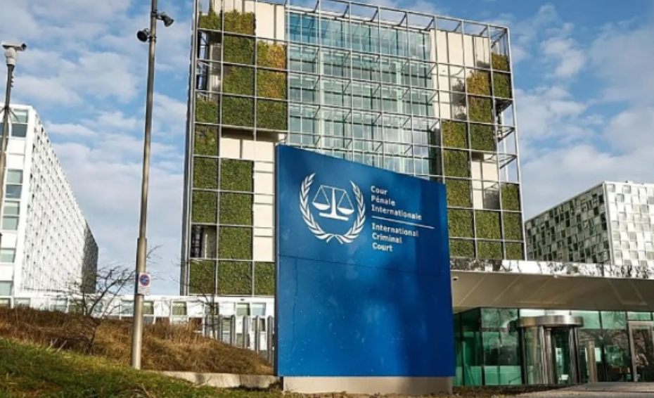 Khan: Hetimi ndaj krimeve ruse, s’ndalet nga bisedimet për paqe