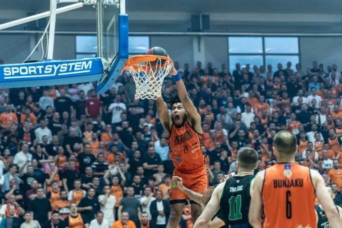 Elita e basketbollit vjen sonte me dy duele interesante