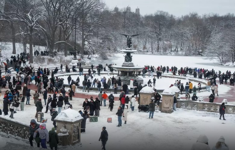 Stuhi bore, paralizon udhëtimet në SHBA, mijëra fluturime të anuluara
