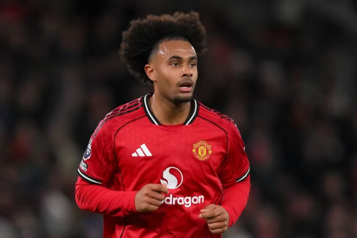 Zirkzee këmbëngul të largohet nga Unitedi, i thotë ‘PO’ Romës