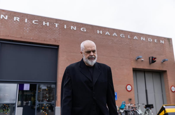 Kryeministri Rama takon Hashim Thaçin në Hagë: Po i bëhet padrejtësi ulëritëse në zemër të Europës