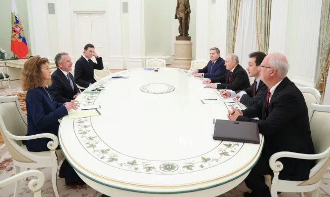 Bisedimet Rusi-SHBA për marrëveshjen e paqes në Ukrainë përfundojnë pa përparim Bisedimet Rusi-SHBA për marrëveshjen e paqes në Ukrainë përfundojnë pa përparim