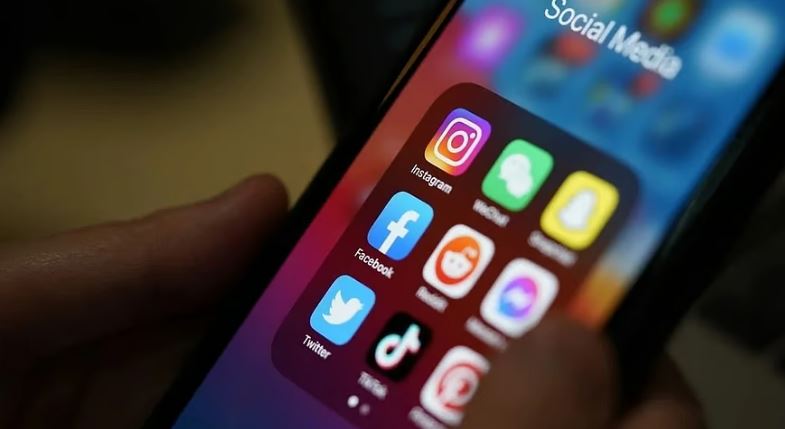 Nga e mërkura, Australia ndalon rrjetet sociale për personat nën 16-vjeç