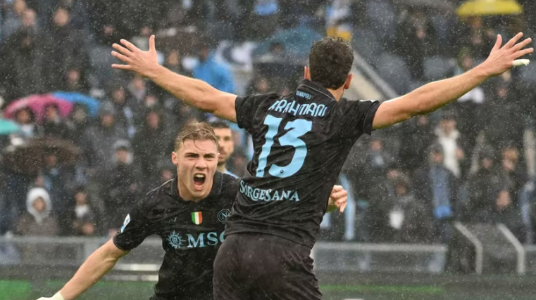 Napoli turpëron Lazion në ‘Olimpico’, Rrahmani protagonist