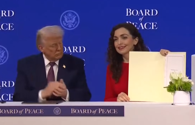 Ambasada Amerikane përgëzon Kosovën për anëtarësimin në Bordin e Paqes