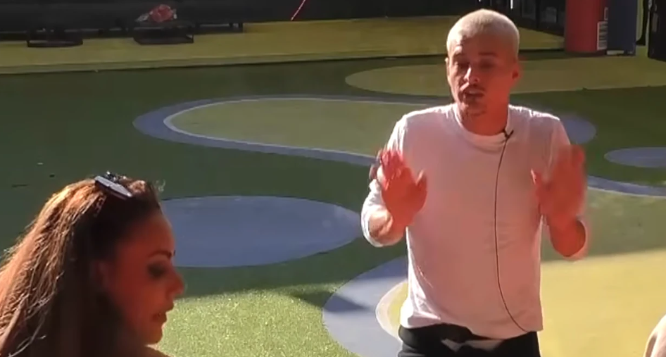 “Palimet që i kam bërë unë, ti edhe në tre Big Brother-a”, Londrimi i ashpër me Hygertën (VIDEO) “Palimet që i kam bërë unë, ti edhe në tre Big Brother-a”, Londrimi i ashpër me Hygertën (VIDEO)