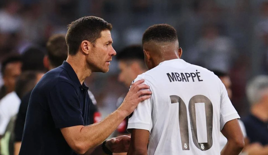 Real Madridi shpjegon arsyen se pse Mbappe e largoi ekipin nga fusha – gjest që tronditi botën e futbollit