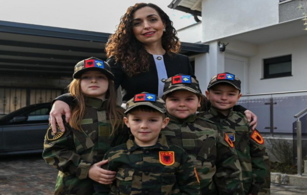 Osmani viziton familjet e prekura nga Masakra e Reçakut: E vërteta është themel i përhershëm i shtetit të Kosovës