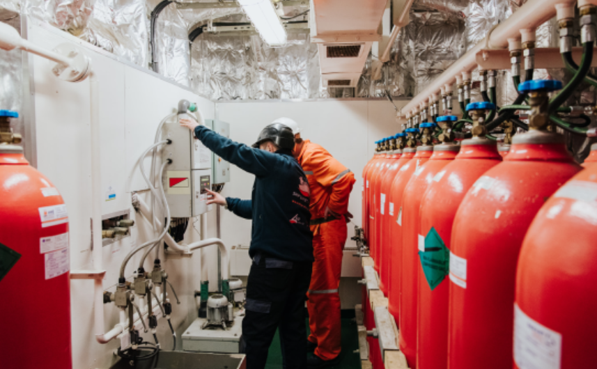 Rritet ndjeshëm kërkesa për fikëse zjarri në Zvicër pas tragjedisë në Crans-Montana