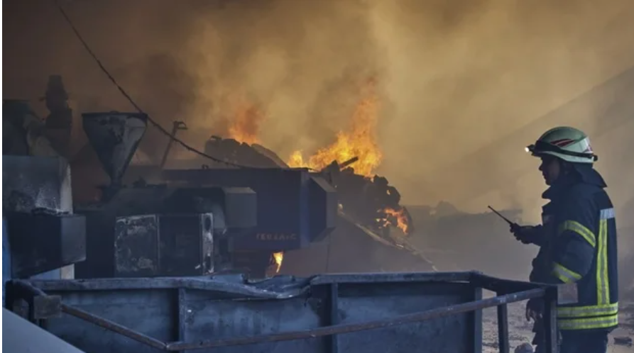 Rusia sulmon infrastrukturën energjetike, BE: Moska dëshiron të “ngrijë Ukrainën”, para bisedimeve me SHBA-në Rusia sulmon infrastrukturën energjetike, BE: Moska dëshiron të “ngrijë Ukrainën”, para bisedimeve me SHBA-në