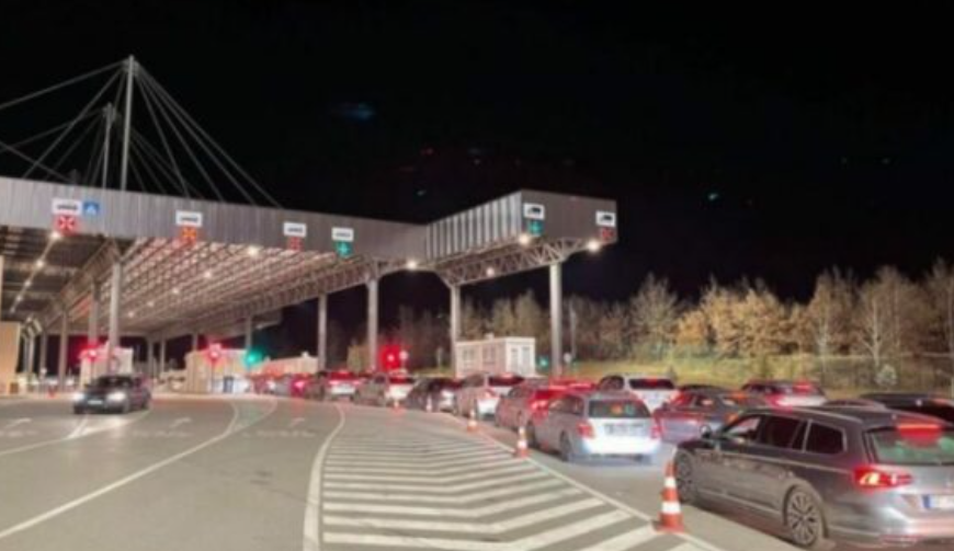 Gjendja në pikat kufitare – Pritjet zgjasin deri në një orë për të dalë nga Kosova